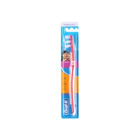 Oral B 3 Effect Classic Toothbrush Medium